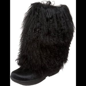 Bearpaw Boetis II furry boots